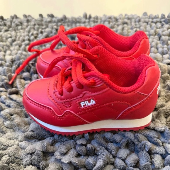 Shoes for baby size 6 - Picture 1 of 2